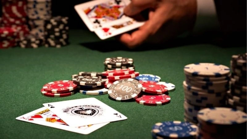 Người chơi cần biết khi nào nên dừng lại trên bàn cược Blackjack để bảo toàn vốn